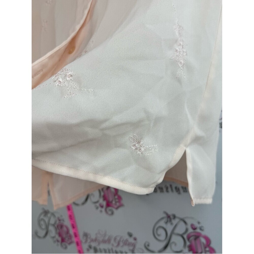 Jessica tshirt Blush Cream/White Embroidered Short-Sleeve Button Front Shirt - Picture 4 of 10